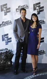 Jordana Brewster feet photo thumbnail