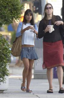 Jordana Brewster feet photo thumbnail