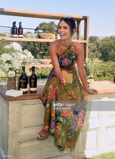 Jordana Brewster feet photo thumbnail