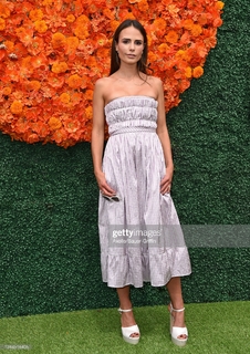 Jordana Brewster feet photo thumbnail