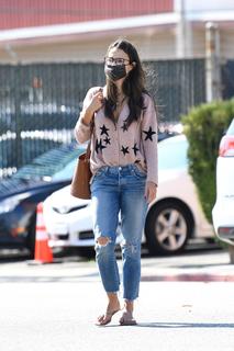 Jordana Brewster feet photo thumbnail