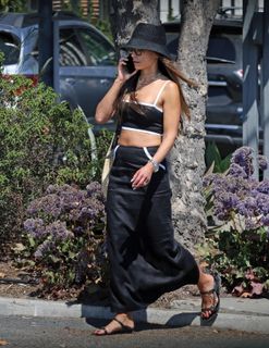 Jordana Brewster feet photo thumbnail