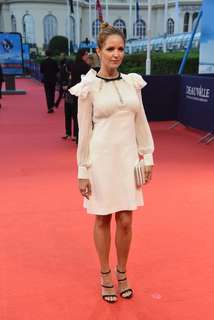 Jordana Spiro feet photo 1