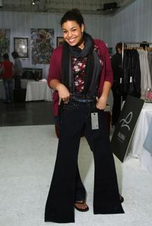 Jordin Sparks feet photo thumbnail