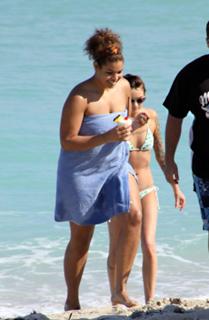 Jordin Sparks feet photo thumbnail