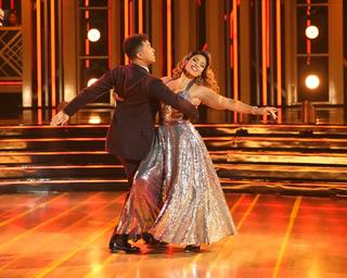 Jordin Sparks feet photo thumbnail