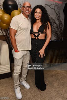 Jordin Sparks feet photo thumbnail