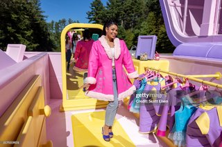 Jordin Sparks feet photo thumbnail