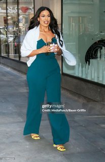 Jordin Sparks feet photo thumbnail