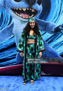 Jordin Sparks feet photo thumbnail