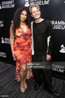 Jordin Sparks feet photo thumbnail