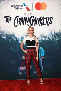 Jordyn Jones feet photo thumbnail