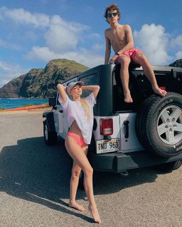 Jordyn Jones feet photo thumbnail