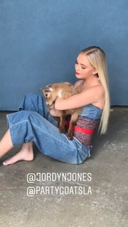 Jordyn Jones feet photo thumbnail
