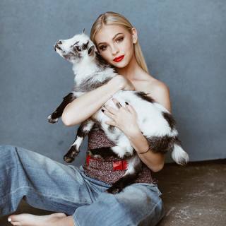 Jordyn Jones feet photo thumbnail