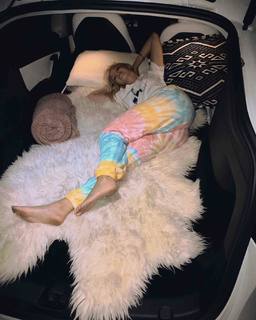 Jordyn Jones feet photo thumbnail