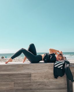 Jordyn Jones feet photo thumbnail