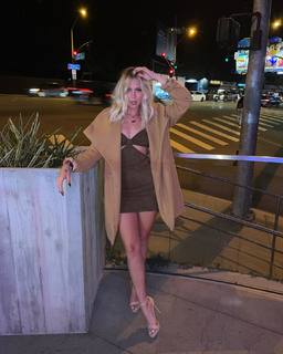 Jordyn Jones feet photo thumbnail