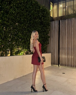 Jordyn Jones feet photo thumbnail