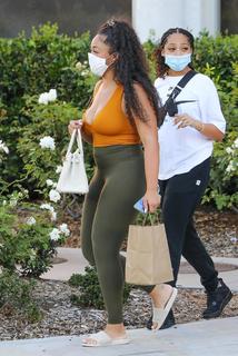 Jordyn Woods feet photo thumbnail