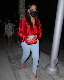 Jordyn Woods feet photo thumbnail