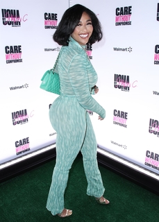 Jordyn Woods feet photo thumbnail