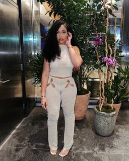 Jordyn Woods feet photo thumbnail