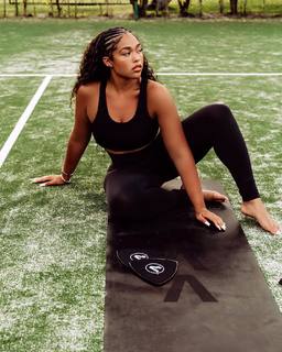 Jordyn Woods feet photo thumbnail