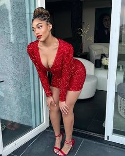 Jordyn Woods feet photo thumbnail