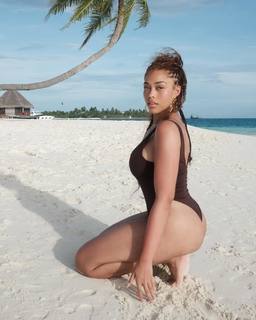 Jordyn Woods feet photo thumbnail