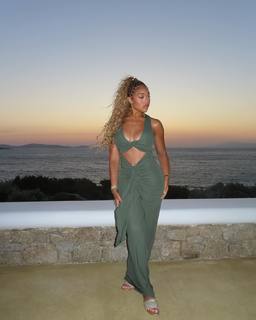 Jordyn Woods feet photo thumbnail