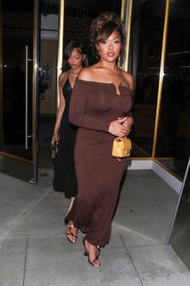 Jordyn Woods feet photo thumbnail