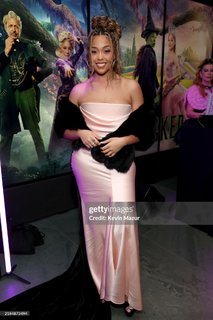 Jordyn Woods feet photo thumbnail