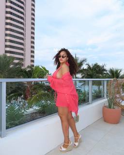 Jordyn Woods feet photo thumbnail