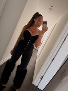 Jordyn Woods feet photo thumbnail