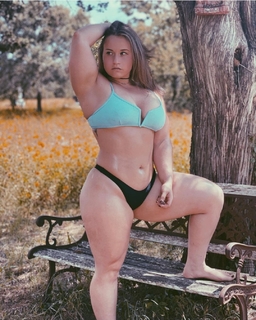 Jordynne Grace feet photo thumbnail