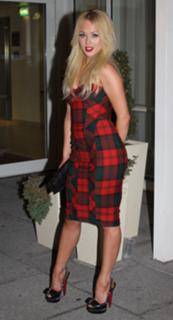 Jorgie Porter feet photo thumbnail