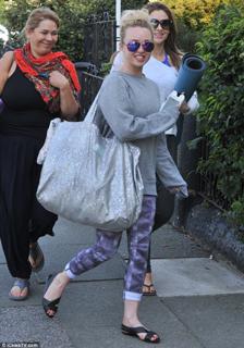 Jorgie Porter feet photo thumbnail