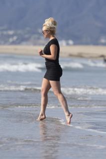 Jorgie Porter feet photo thumbnail