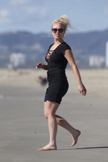 Jorgie Porter feet photo thumbnail