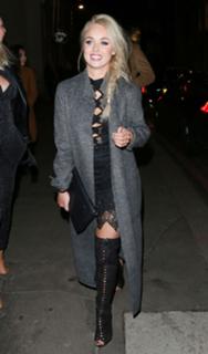 Jorgie Porter feet photo thumbnail