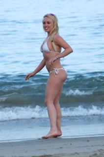 Jorgie Porter feet photo thumbnail
