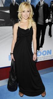 Jorgie Porter feet photo thumbnail