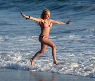 Jorgie Porter feet photo thumbnail