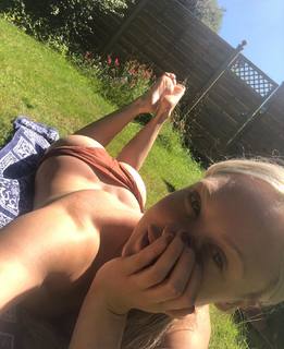 Jorgie Porter feet photo thumbnail