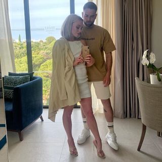 Jorgie Porter feet photo thumbnail