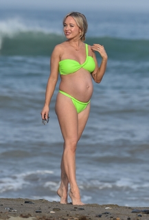 Jorgie Porter feet photo thumbnail