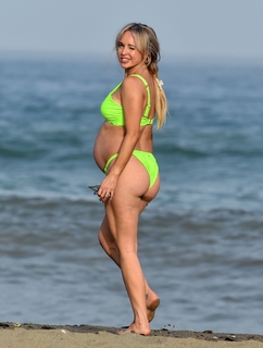Jorgie Porter feet photo thumbnail
