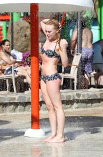 Jorgie Porter feet photo thumbnail