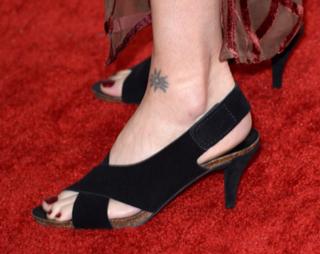 Jorja Fox feet photo thumbnail
